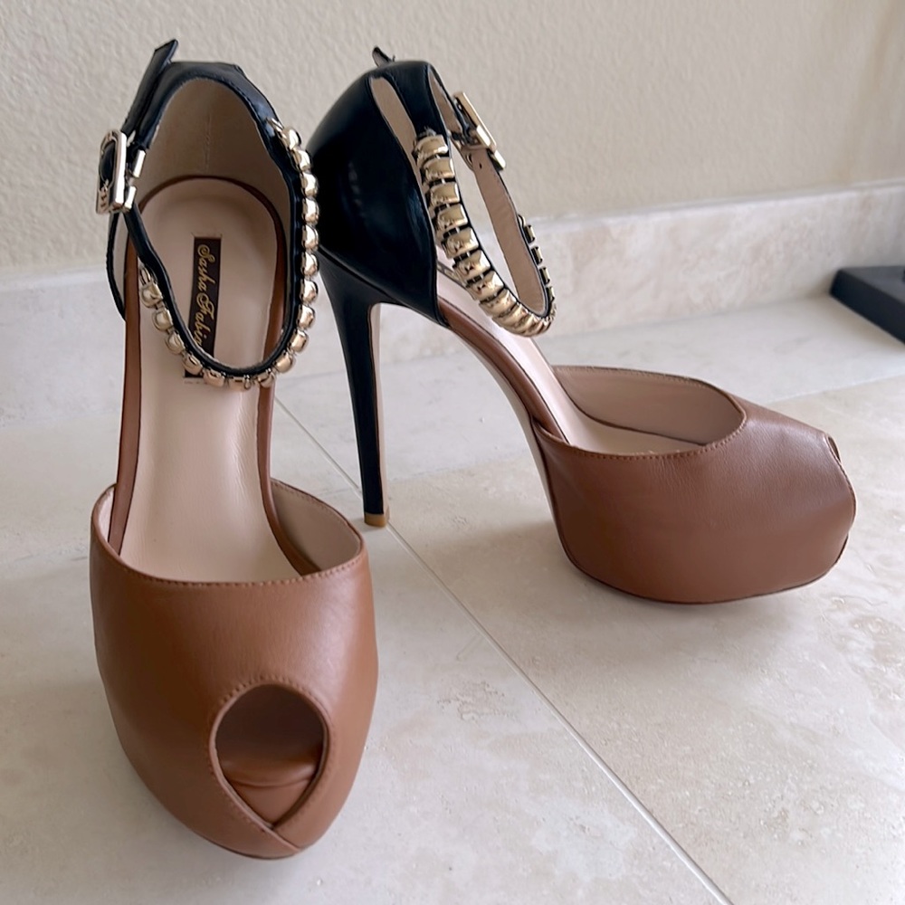 Sasha Fabiani platform leather shoes, sz 40.